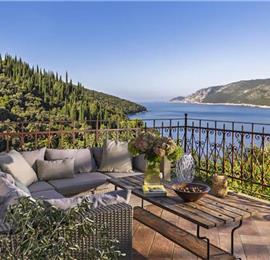 4 bedroom luxury villa with infinity pool and steps to beach in Molunat, Dubrovnik region, sleeps 8